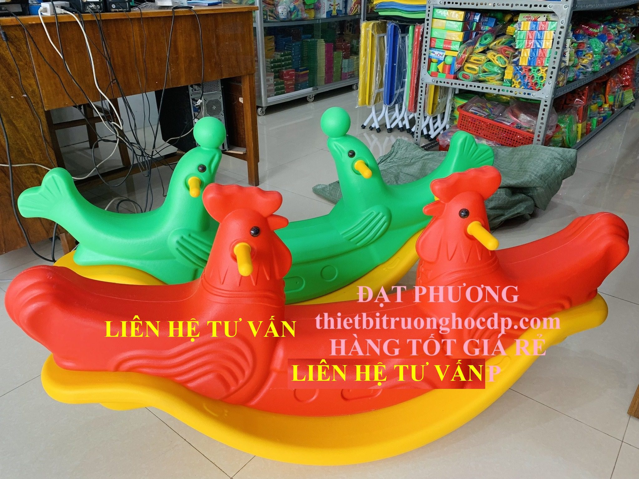 bap-benh-doi-2-cho-ngoi-nguyen-khoi-do-choi-cho-be-phat-trien-ky-nang-van-dong-truong-mau-giao "Bập bênh trẻ em con gà nhập khẩu an toàn cho bé 2-8 tuổi"